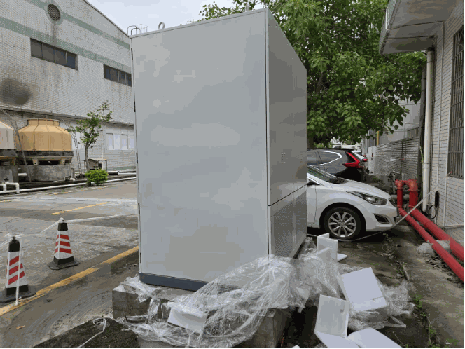 On-site installation — cabinet positioning + cable connection + fire protection