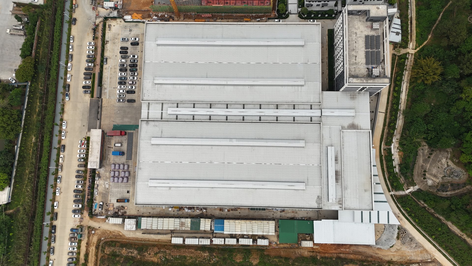 Shenzhen Guangming · 600 kW C&I Rooftop PV Design + 3D Rendering